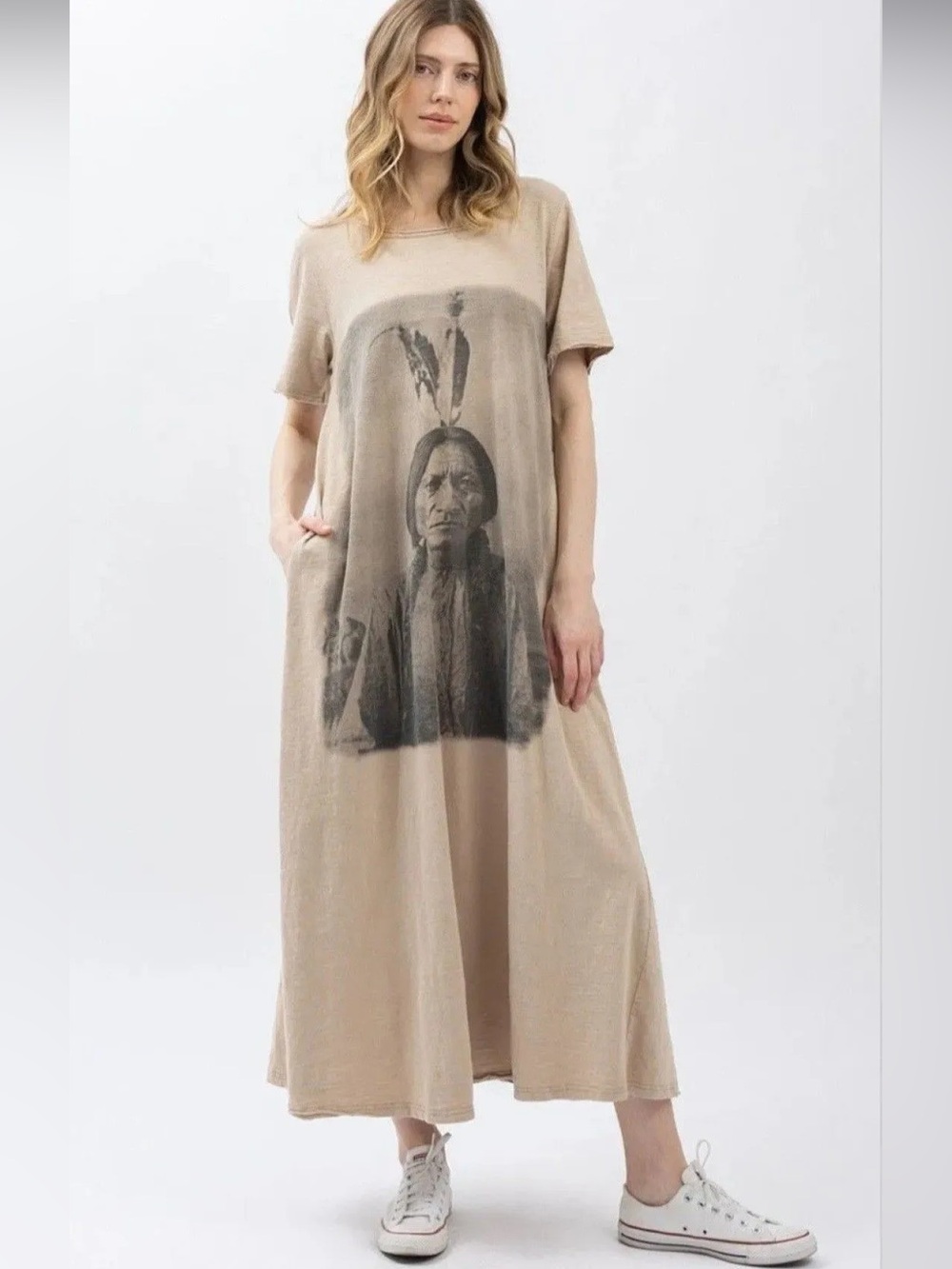 Blue Velvet Sitting Bull Print Washed Short Sleeve Maxi Dress in Mushroom Large